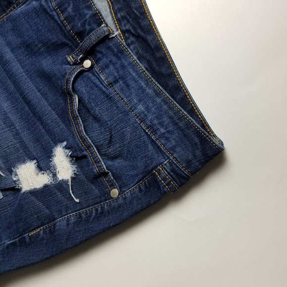 Torrid Womens Denim Shorts Cut Off Distressed US Flag Patch Pockets Size 24 - Picture 2 of 9